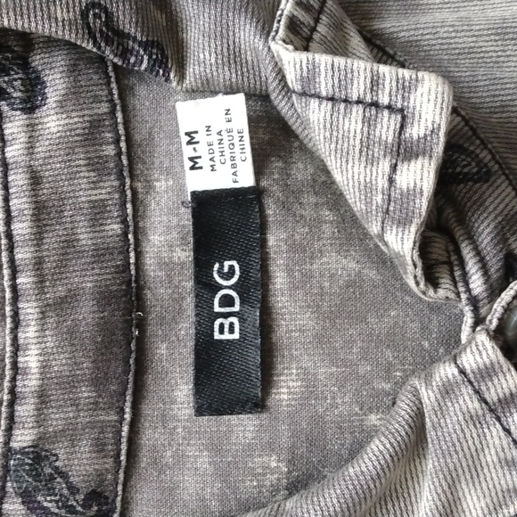 Urban Outfitters BDG Paisley Button Up | Size Medium - Picture 5 of 6